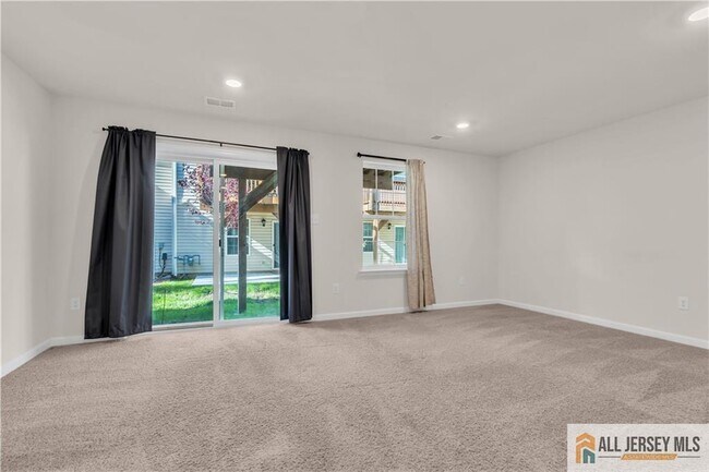 Building Photo - 504 E International Rd