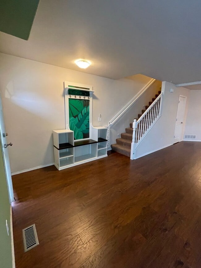 Three bedroom located near JBER - Three bedroom located near JBER House