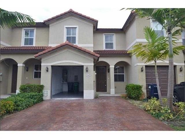 Foto principal - 1042 NE 208th St