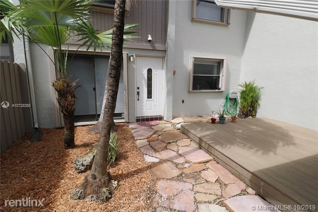 Building Photo - 3 br, 2.5 bath Townhome - SABAL CHASE SEC 1