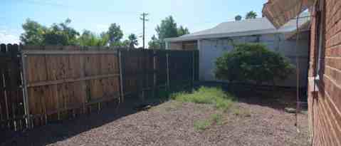 Foto del edificio - 4560 E 19th St