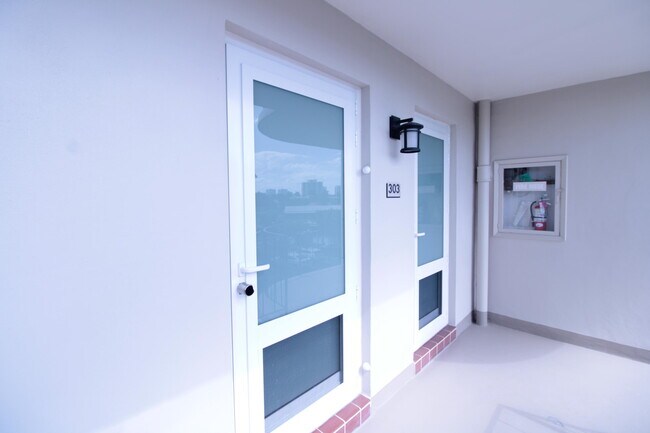 Foto del edificio - 440 Paradise Isle Blvd