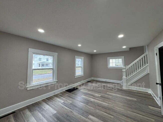 Foto del edificio - 2927 Hoagland Ave