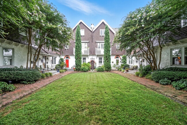 Foto del edificio - 700 Raleigh Ave