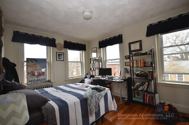 Building Photo - 4 Vinal St