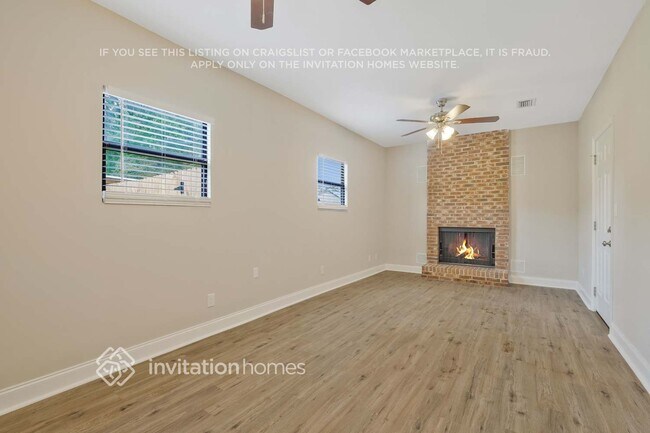 Foto del edificio - 6585 Larne Ave