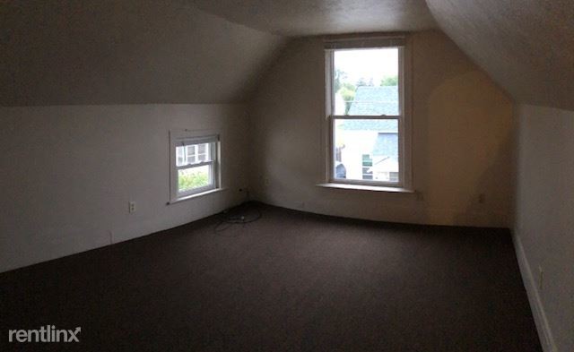 Building Photo - 23 Vandine Pl NE