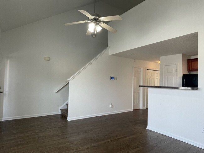 Foto del edificio - Renovated, Affordable Townhouse in College Park