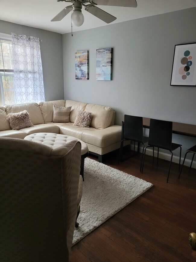 4559 MacArthur Blvd NW Unit 102, Washington, DC 20007 Condo for Rent