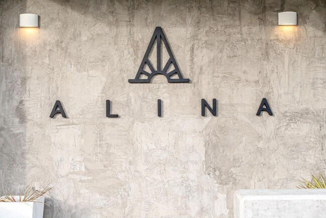 Foto del edificio - Stunning one bedroom unit in The Wedgewood section of town.