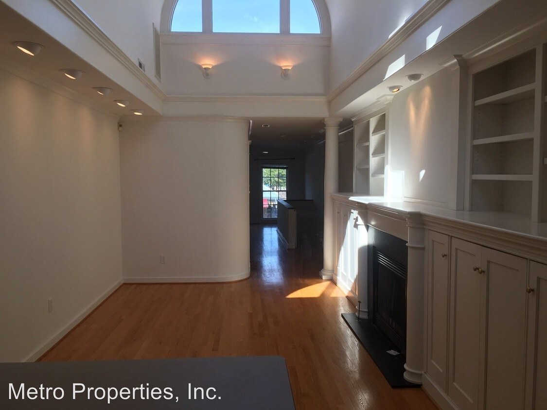Primary Photo - 3435 W Cary St