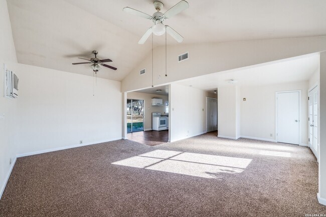 Foto del edificio - 827 Horseshoe Trail