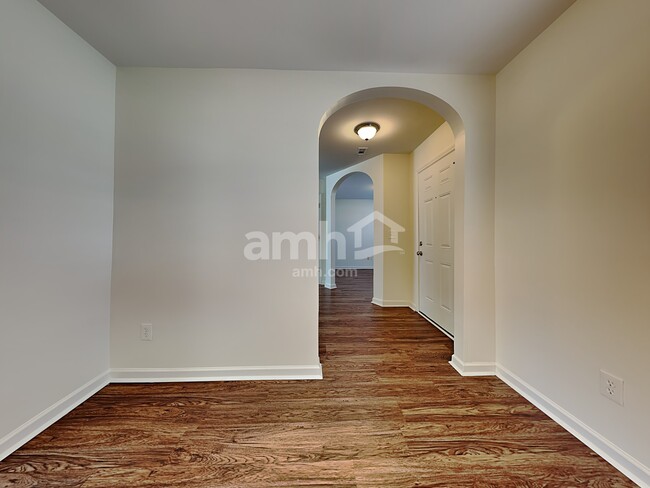 Foto del edificio - 1825 Beeson Park Ln