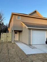 Building Photo - 401 W Elm St