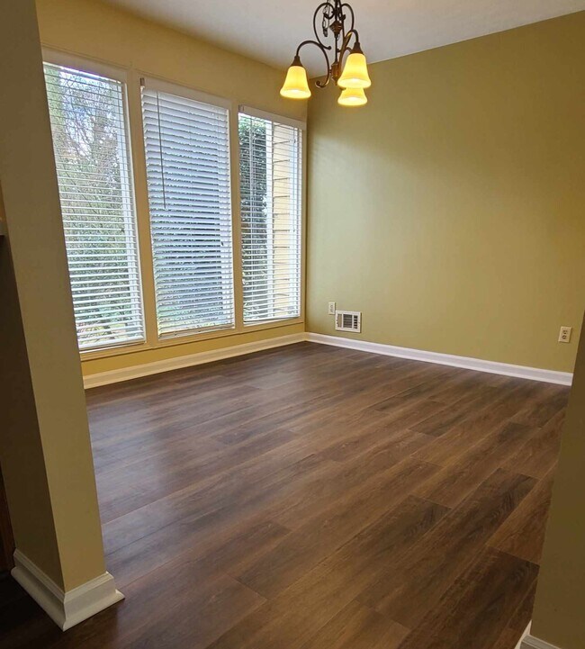 Foto del edificio - 2228 N Woods Ct