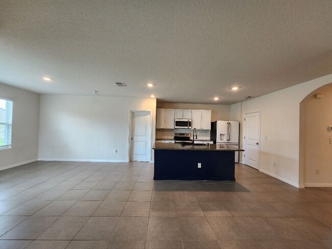 Building Photo - Gorgeous 2020 Construction, LIKE NEW!!! 3-...
