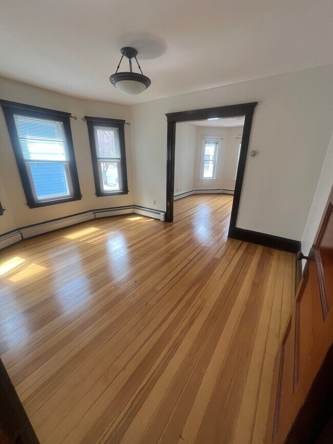 Building Photo - 68 Aldrich St