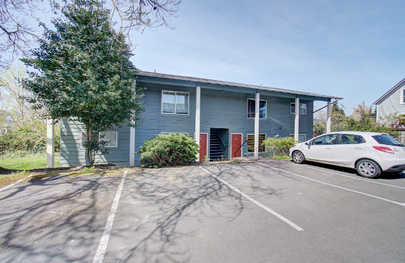 Foto principal - 3102 Harney St