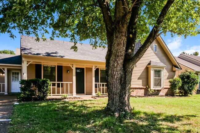 Building Photo - 2694 Lakeside Dr