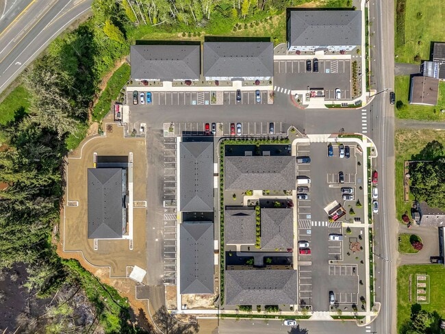 Building Photo - 1313 SE Jetty Ave