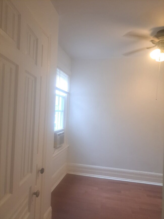 Foto del edificio - 2140 N Van Pelt St