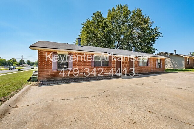 Foto del edificio - Newly Renovated Duplex in West Fayetteville!