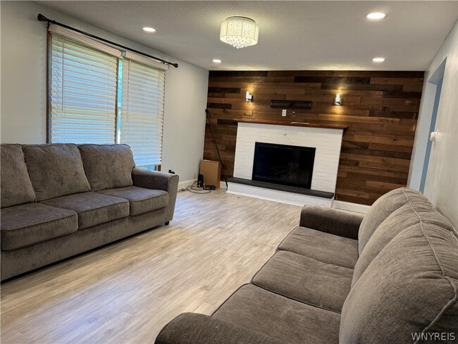 Foto del edificio - 783 N French Rd