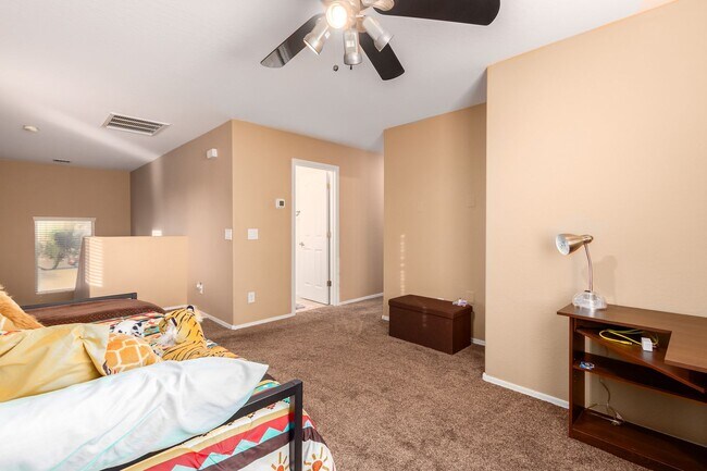 Building Photo - Short Term Vacation Rental in San Tan Vall...