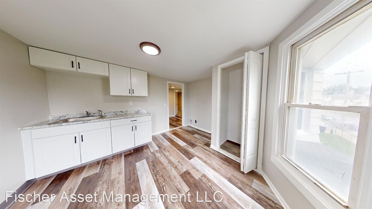 Primary Photo - 4 br, 1 bath Apartment - 3164 West 90th St...