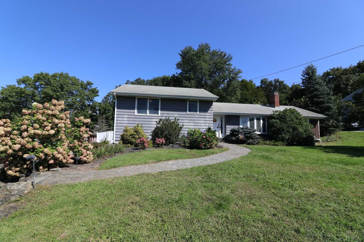 Primary Photo - 46 High Acres Dr