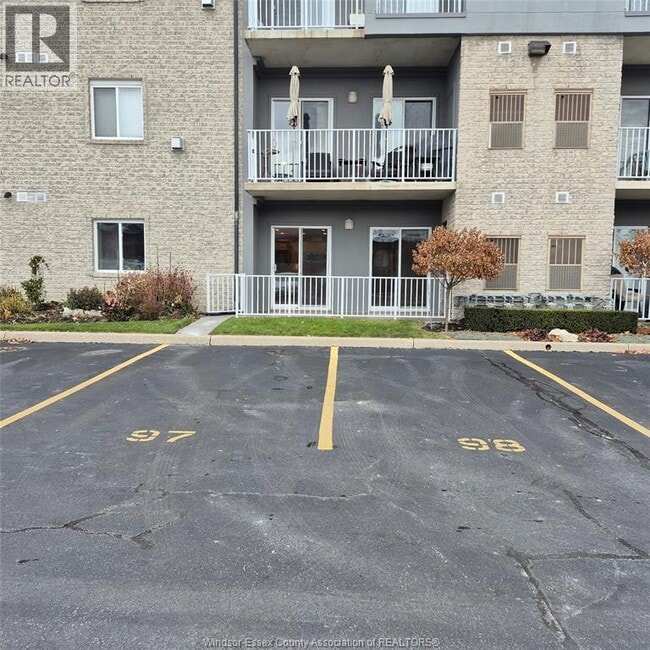 Building Photo - 6055 Ellis St