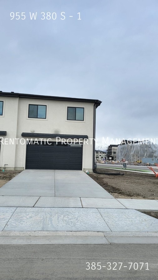 Building Photo - 955 W 380 S