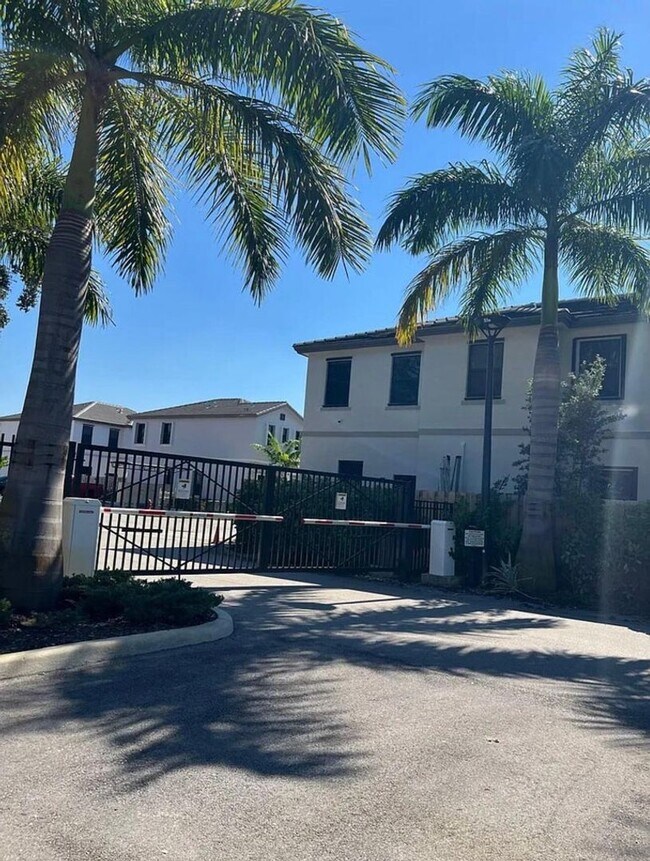 Foto del edificio - 542 SW 19th Ter
