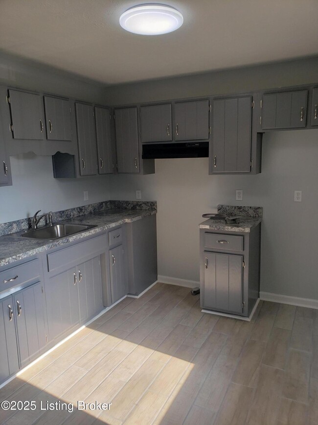 Building Photo - 102 E Florence Ave