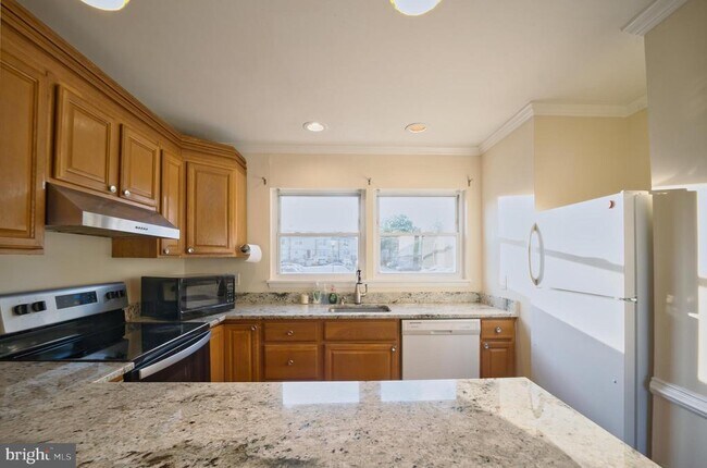Building Photo - 13003 Trailside Way