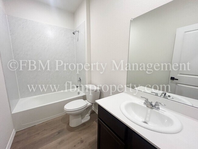 Foto del edificio - 935 Keystone Ct