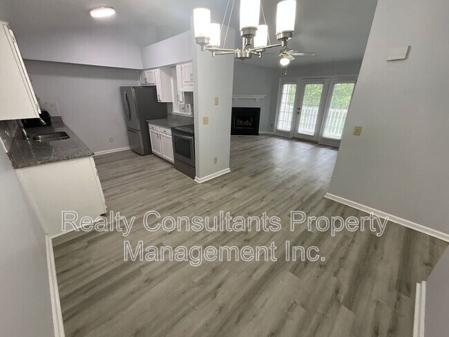 Foto del edificio - 7117 W Friendly Ave