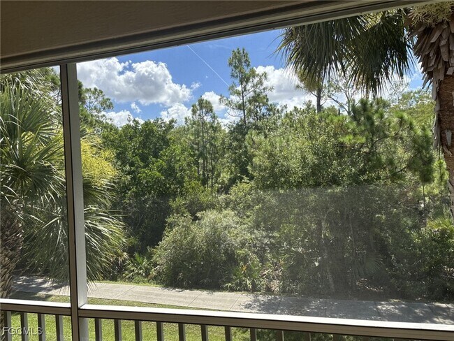 Foto del edificio - 9639 Hemingway Ln