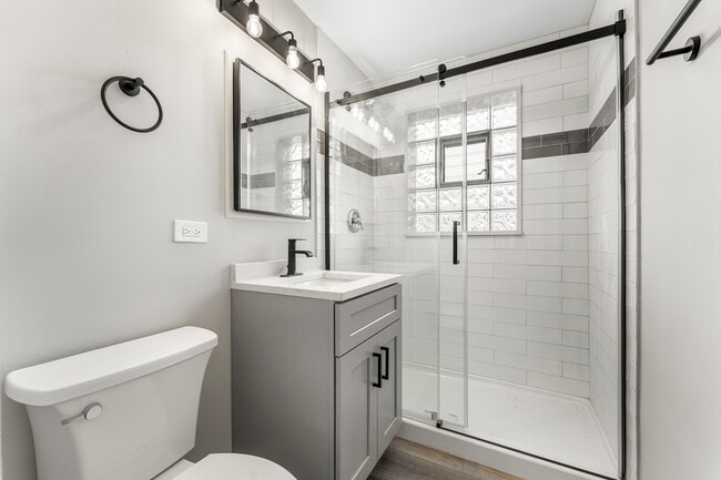 Foto del edificio - 740 E North Broadway St