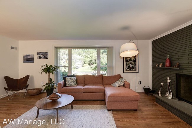 Building Photo - 3 br, 2.5 bath House - 9407 Crosby Rd