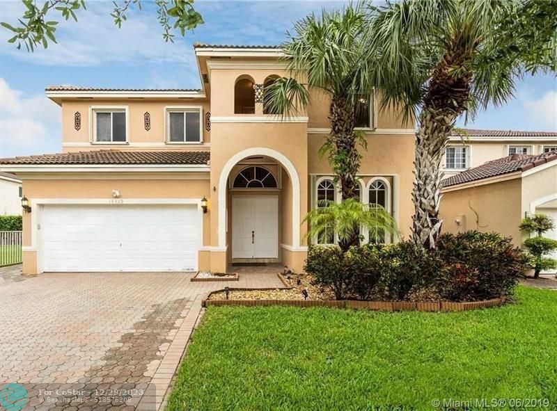 Foto principal - 19389 SW 64th St