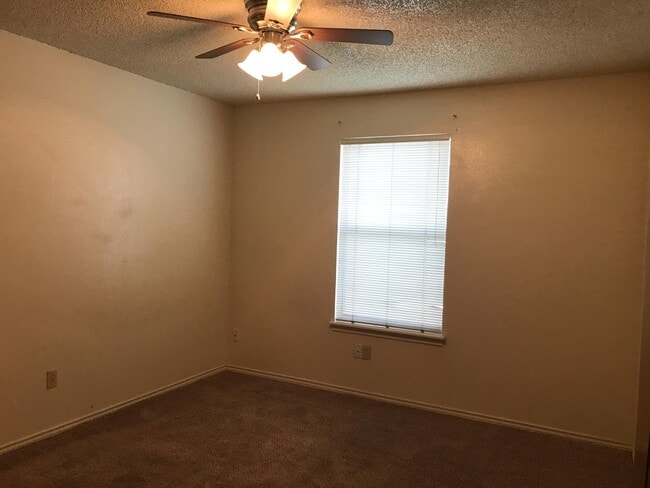 Foto del edificio - 5620 Brownfield Dr