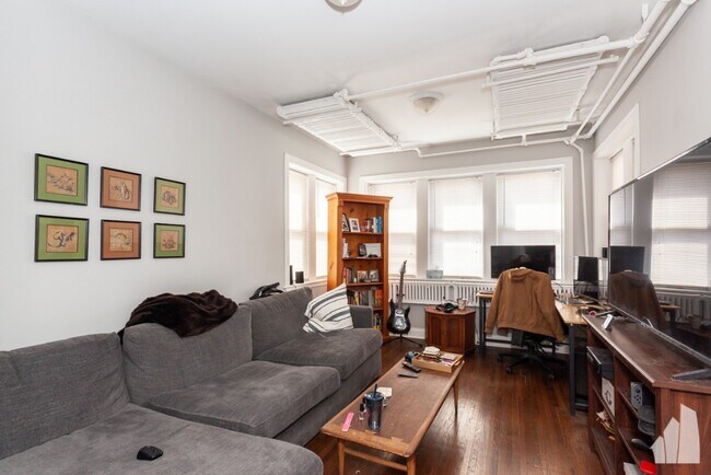 Foto del edificio - 3511 N Damen Ave
