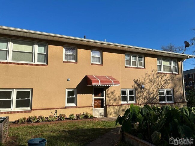 Building Photo - 254 Inza St