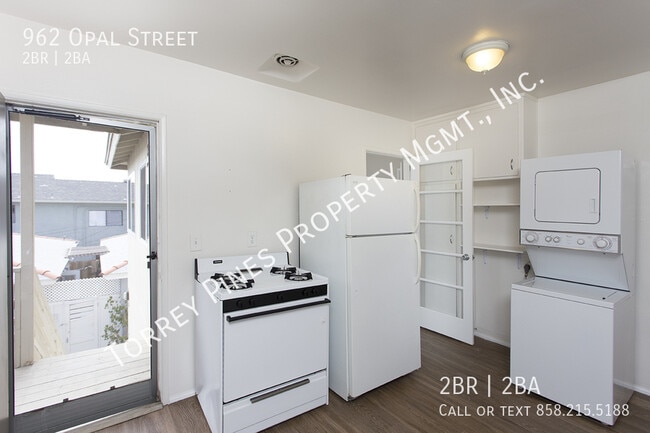 Building Photo - 962 Opal St