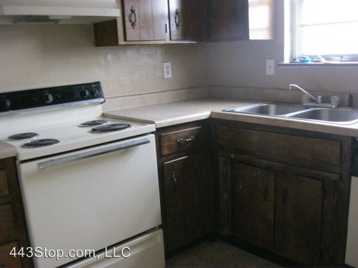 Building Photo - 1393 S Mesa Dr