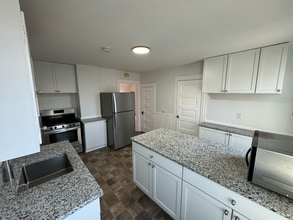 Building Photo - 1826 Pierce St NE