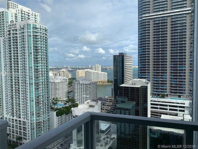 Foto del edificio - 1050 Brickell Ave