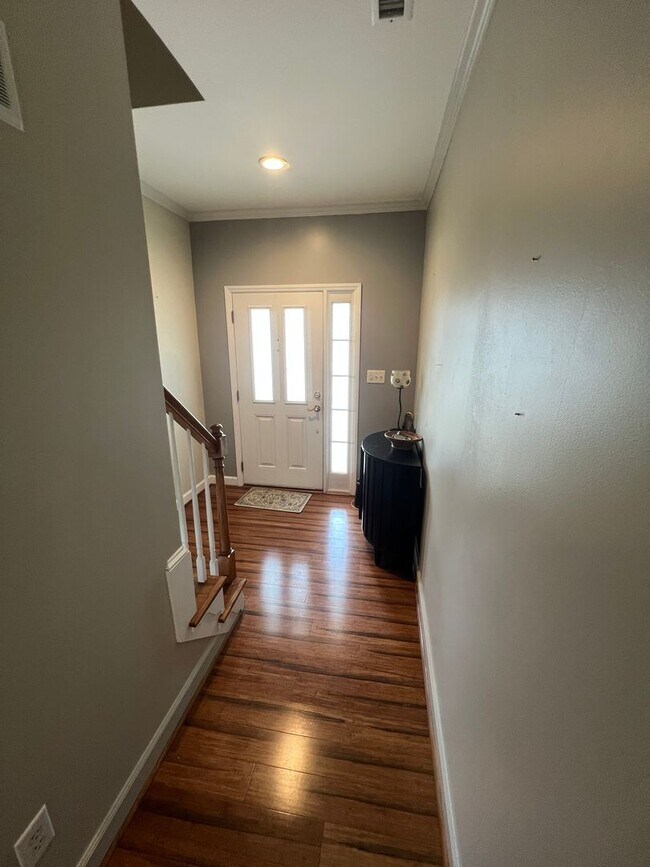 Building Photo - 3 Bed 2.5 Bath Townhome In Governors' Village