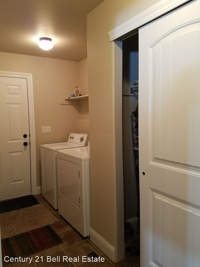 Building Photo - 3 br, 2 bath House - 3610 Gunsmoke Rd